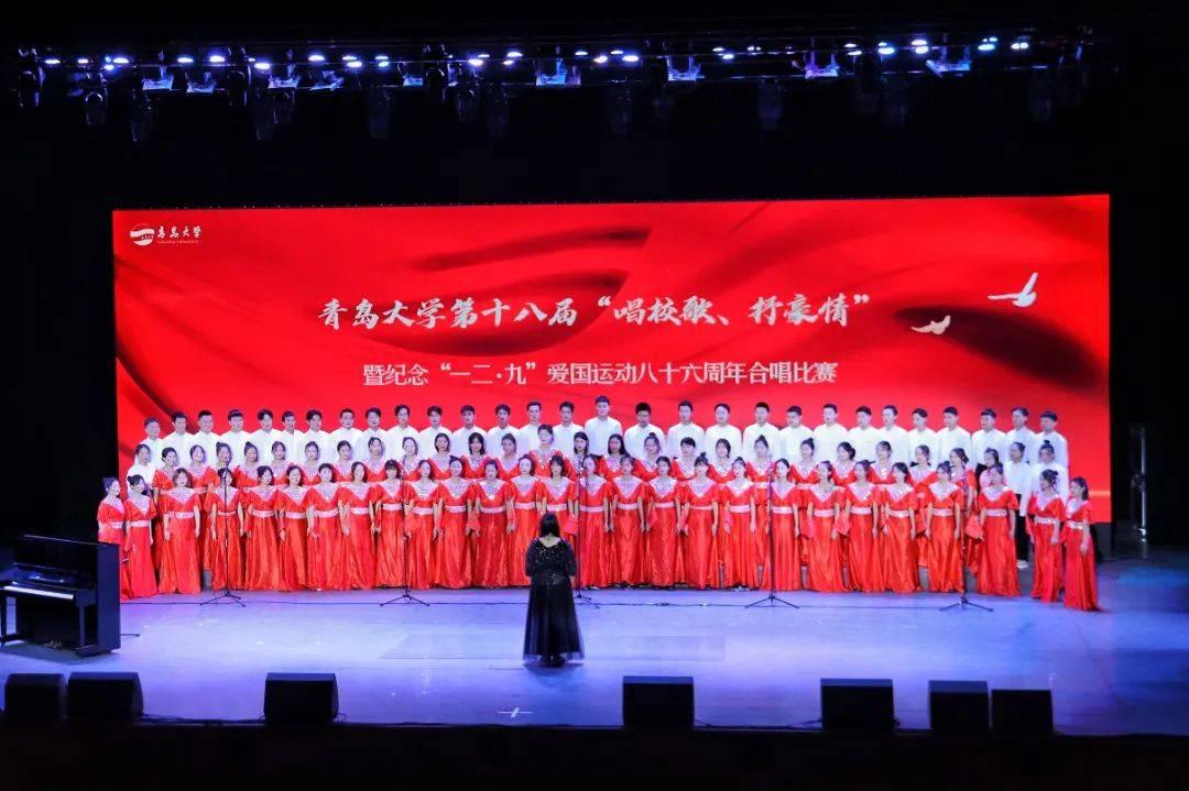 山东一高校免费给师生发放4.5万双液体黄金鞋,官方售价1299元,系该校产教融合最新成果